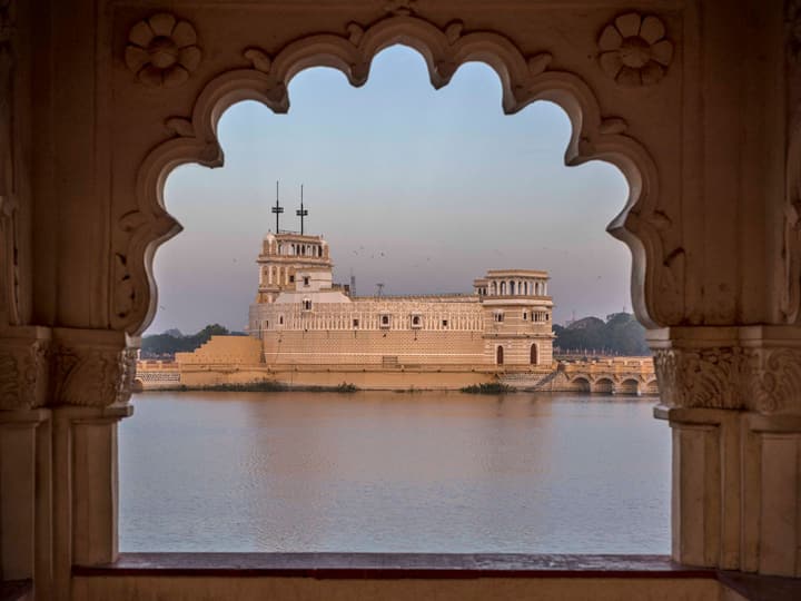 रणमल झील को लखोटा झील भी कहते हैं.