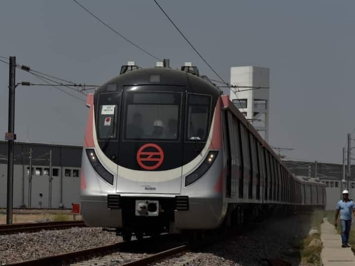 Noida Metro new route is going to be built Aqua Line Botanical Garden Delhi Metro ANN Noida Metro: दिल्ली से नोएडा और ग्रेटर नोएडा जाना होगा आसान, बनाया जा रहा नोएडा मेट्रो का नया रूट