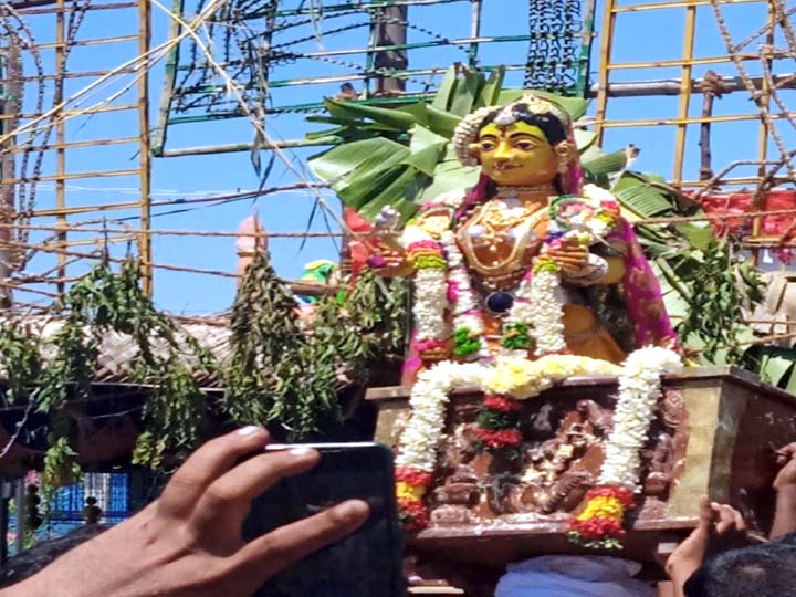 திண்டுக்கல்: முத்தாலம்மன் கோயில்  உற்சவ திருவிழா -  ஏராளமான பக்தர்கள் பங்கேற்பு