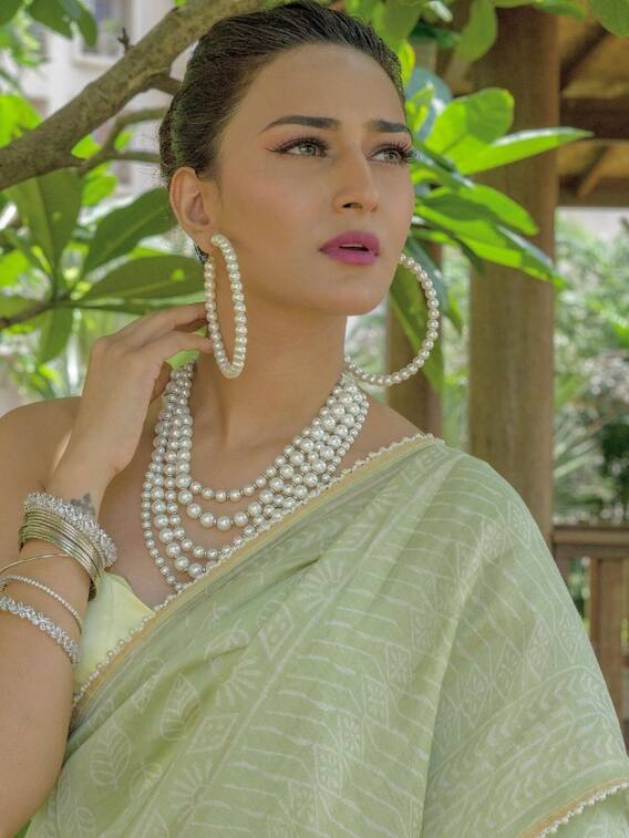 एरिका फर्नांडिस का ट्रेडिशनल लुक