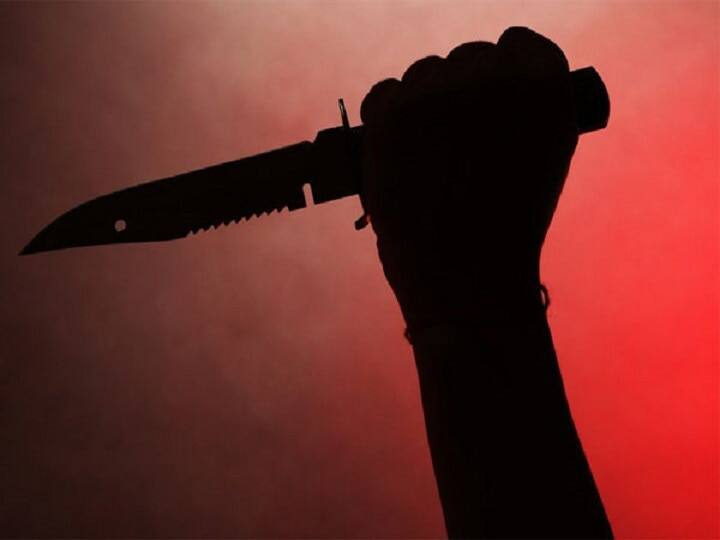 कर्नाटक में सड़क पर प्रेमिका ने प्रेमिका को चाकू से गोदकर मार डाला, खुद भी जहर खा लिया