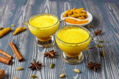 Golden Milk: পুজোর আগে উজ্জ্বল ত্বক পেতে ম্যাজিক দেখাতে পারে এই 'গোল্ডেন মিল্ক'!