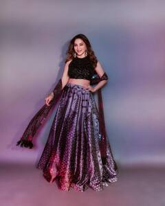 धक धक गर्ल Madhuri Dixitचा रेट्रो लूक, चाहत्यांकडून लाईक्सचा वर्षाव!