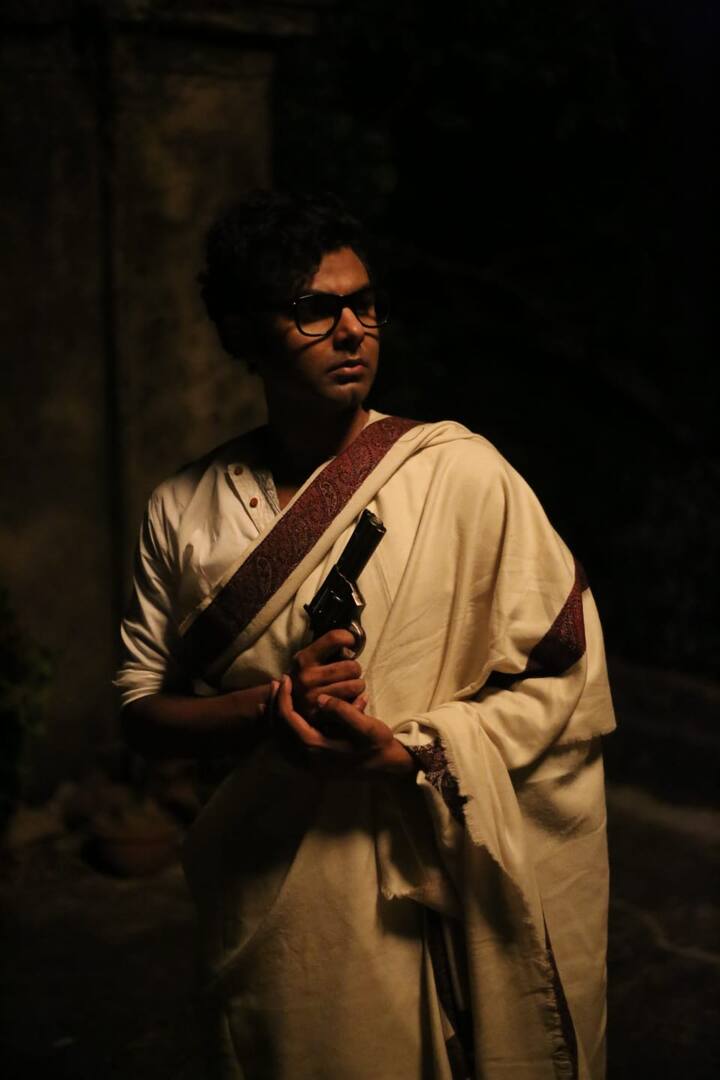 তিনজন স্বাধীনতা সংগ্রামীর গল্প তুলে ধরা হবে 'সেদিন কুয়াশা ছিল' ছবিতে। এক দম্পতি ও তিন অতিথি বিপ্লবীর গল্পের বুনোটেই এগিয়ে যাবে ছবির গল্প।