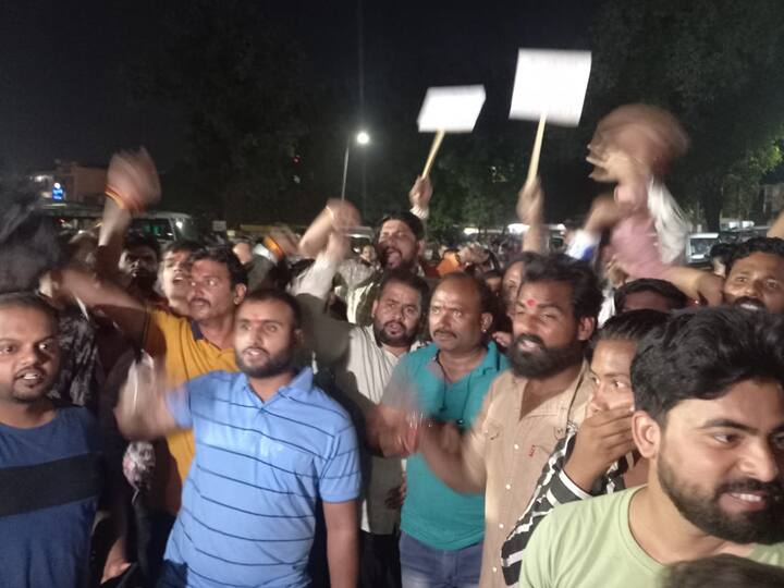 MP Bollywood Star Ranbir Kapoor and Alia Bhatt Visit Ujjain Mahakal Bajrang Dal Workers Protest ANN Brahmastra Promotion: उज्जैन में रणबीर कपूर और आलिया भट्ट का विरोध, महाकाल के करने वाले थे दर्शन