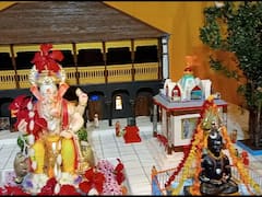 Ganesh Chaturthi 2022 : बेळगावातील नाईक कुटुंबियांनी साकारली कपिलेश्वर मंदिराची हुबेहूब प्रतिकृती, पाहा फोटो