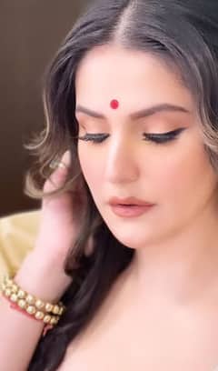 Zareen Khan Pics: सामने आया जरीन खान का होश उड़ाने वाला रेट्रो लुक, पुरानी यादों में गुम कर देंगी ये खूबसूरत तस्वीरें