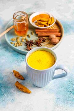 Golden Milk: পুজোর আগে উজ্জ্বল ত্বক পেতে ম্যাজিক দেখাতে পারে এই 'গোল্ডেন মিল্ক'!