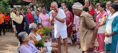 Dr. Prakash Amte News : कर्करोगावर मात करुन प्रकाश आमटे हेमलकसात परतले, लेझिमच्या तालात मुलांनी केलं स्वागत....