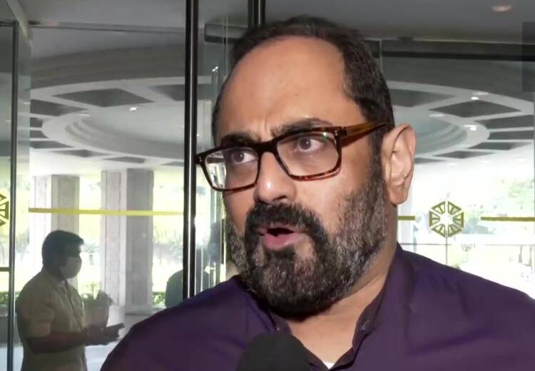 IT Minister Rajeev Chandrasekhar supported moonlighting saying companies should not put a lid on employees dreams. Moonlighting In IT Industry: सूचना प्रौद्योगिकी राज्यमंत्री राजीव चंद्रशेखर ने किया कर्मचारियों के मूनलाइटिंग करने का बचाव