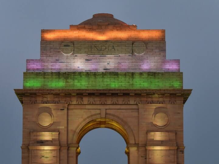 पीएमओ ने कहा कि ‘कर्तव्य पथ’का उद्घाटन और सुभाष चंद्र बोस की प्रतिमा का अनावरण प्रधानमंत्री मोदी के अमृत काल में नए भारत के लिए ‘पंच प्रण’ के आह्वान के दूसरे प्रण के अनुकूल है, जिसमें उन्होंने औपनिवेशिक मानसिकता की हर निशानी को समाप्त करने की बात कही थी.