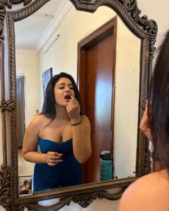 Poonam Bajwa Photos: అందానికి మెరుగులు దిద్దుకుంటున్న 'బాస్' బ్యూటీ