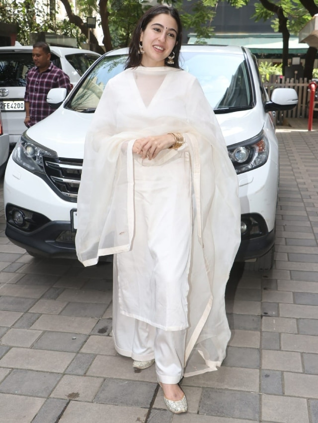 Sara Ali Khan Looks Ethereal In White Ethnic Suit