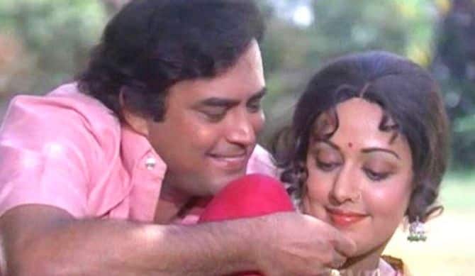 जब Hema Malini का हाथ मांगने गए थे संजीव कुमार, ड्रीम गर्ल की मां ने ये बात कहकर दिया था जोर का झटका!