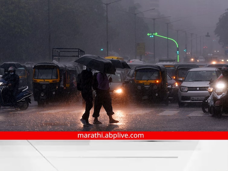 Mumbai RainHeavy rain with lightning in Mumbai navi mumbai thane cloudy at many places Mumbai Rain : मुंबईत विजेच्या कडकडासह मुसळधार पाऊस, अनेक ठिकाणी ढगाळ वातावरण