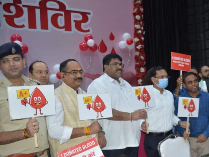 Jabalpur made record of most blood donation in one day in MP ANN Jabalpur Blood Donation: जबलपुर ने बनाया एक दिन में सबसे ज्यादा रक्तदान का रिकॉर्ड, शाजापुर को पीछे छोड़ा