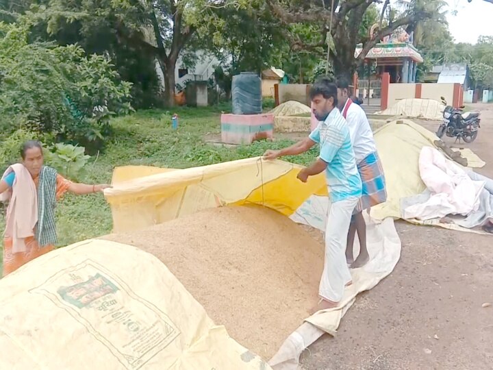 மயிலாடுதுறை:  நெல் கொள்முதல் நிலையம் திறக்காததை கண்டித்து விவசாயிகள் சாலை மறியல்