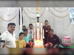 Ganesh Chaturthi 2022 : जळगावात इस्त्रोच्या प्रतिकृतीचा उभारला देखावा