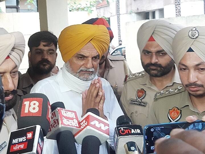 One Arrested From Delhi For Threat Mail To Sidhu Moose Wala's Father: Punjab Police One Arrested From Delhi For Threat Mail To Sidhu Moose Wala's Father: Punjab Police