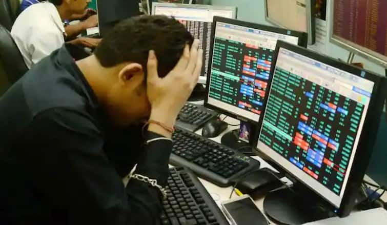 Stock Market Updates Big fall in Share Market today due to these four reasons  Share Market : 'या' चार कारणांमुळे शेअर बाजारात आज मोठी घसरण, गुंतवणूकदार झाले आडवे 