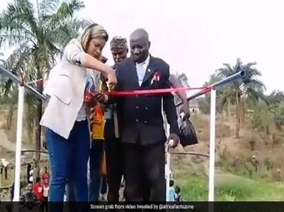 Watch Bridge Collapses In Congo During Inauguration Watch Video: புதுசா திறக்கும்போதே இப்படியா? ஓபனிங் அன்றே க்ளோஸ் ஆன புது பாலம்!