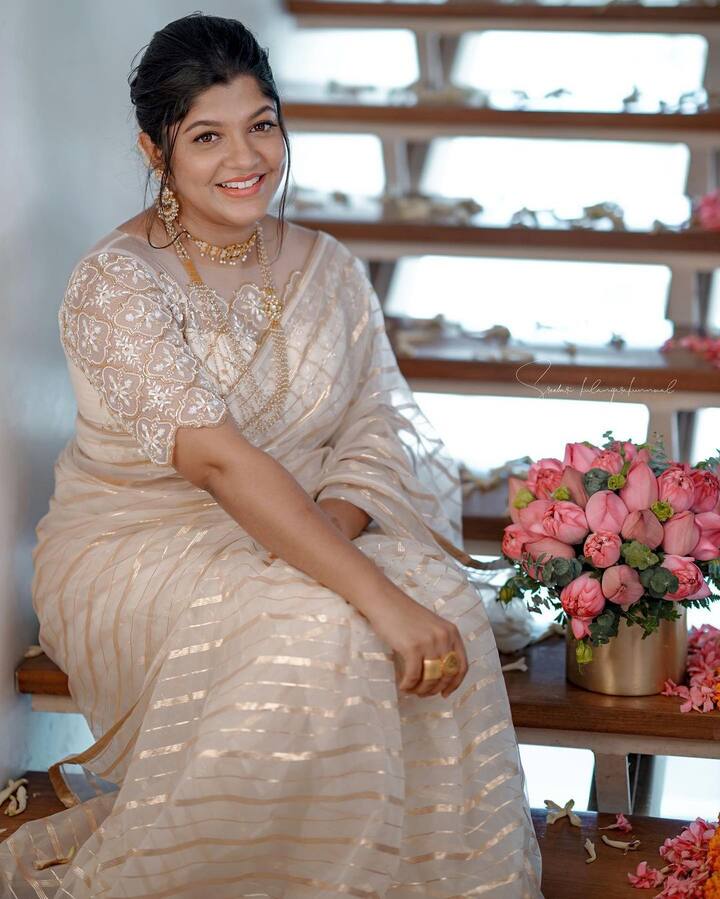 தேன் அலை சுழல் தேவதை நிழல்
