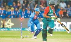 రిషబ్ పంత్ రనౌట్ మిస్ చేశాక తమ కెప్టెన్ కూల్ ను గుర్తుచేసుకుంటున్న ఫ్యాన్స్