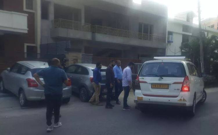 Punjab Excise Policy also under scanner, After Joint Commissioner in Panchkula, ED raid at Excise Commissioners house in Chandigarh ਪੰਜਾਬ ਦੀ ਆਬਕਾਰੀ ਨੀਤੀ ਵੀ ਜਾਂਚ ਦੇ ਘੇਰੇ 'ਚ, ਈਡੀ ਨੇ ਚੰਡੀਗੜ੍ਹ 'ਚ ਆਬਕਾਰੀ ਕਮਿਸ਼ਨਰ ਦੇ ਘਰ ਮਾਰਿਆ ਛਾਪਾ