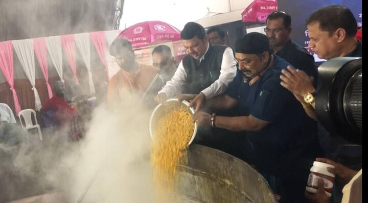 विष्णू मनोहरांच्या महाप्रसाद उपक्रमात फडणवीसांची 'फोडणी'