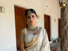 PHOTO: मौनी रॉयचा देसी लूक, पांढरा लेहेंगा घालून केलं फोटोशूट!