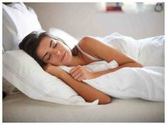 नींद की गोली नहीं, अच्छी और गहरी नींद के लिए खाएं ये हेल्दी चीजें