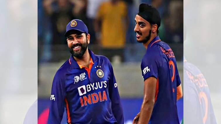 Rohit Sharma turns his back on Arshdeep Singh in last over vs Sri Lanka, video angers netizens IND vs PAK: অর্শদীপের কথা না শুনেই চলে গেলেন, রোহিতের ব্যবহারে ক্ষুব্ধ সমর্থকরা