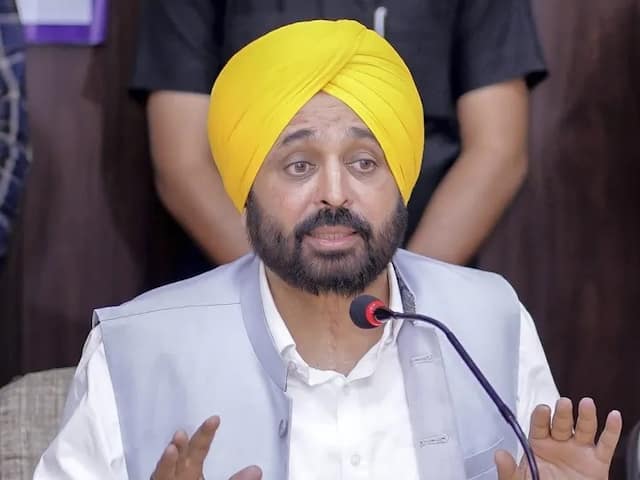 Punjab News Bhagwant Mann Said Punjab Government Employees Salaries Will  Released Till Today Evening | Punjab News: सरकारी कर्मचारियों को वेतन ना  मिलने के सवाल पर बोले भगवंत मान- आज शाम तक जारी कर देंगे