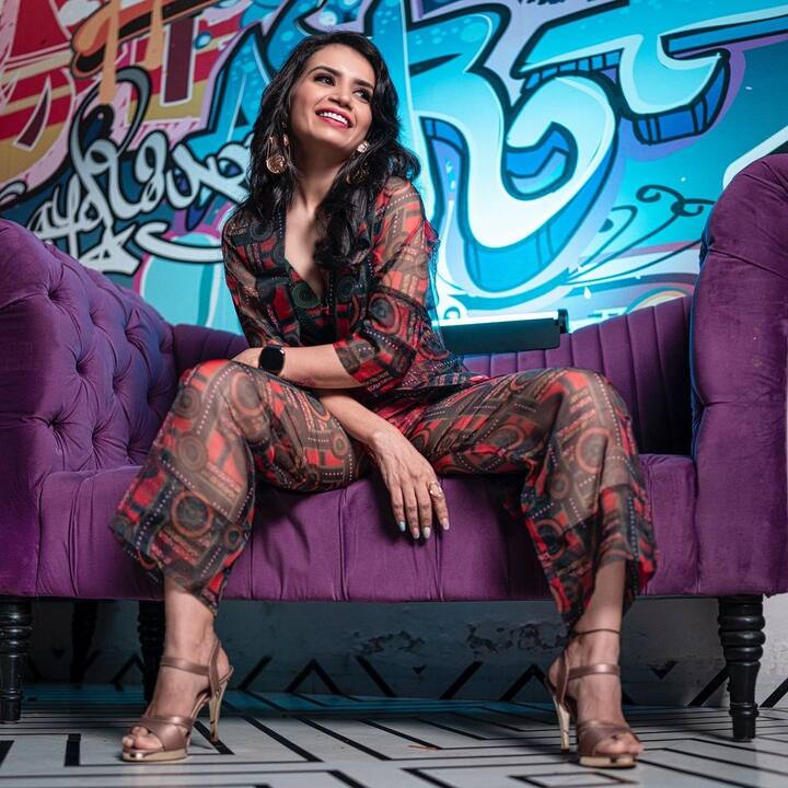 प्रिया आहूज फिटनेस फ्रिक हैं, यही वजह है कि एक बच्चे की मां बनने के बाद भी वो काफी फिट हैं. एक्ट्रेस की तस्वीरों को देखने के बाद एक बार सोचने को मजबूर हो जाएंगे कि वाकई में ये एक बच्चे की मां भी हैं.