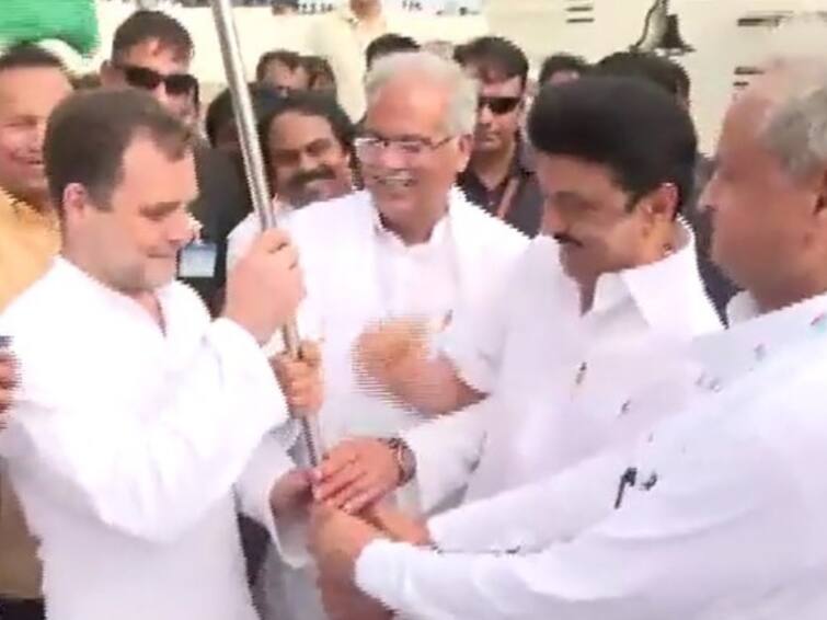 Rahul Gandhi started Bharat Jodo Padayatra from Kanyakumari. Bharat jodo Yatra : మనందరం భారత్‌ను ఏకం చేద్దాం - పాదయాత్ర ప్రారంభంలో రాహుల్ గాంధీ పిలుపు