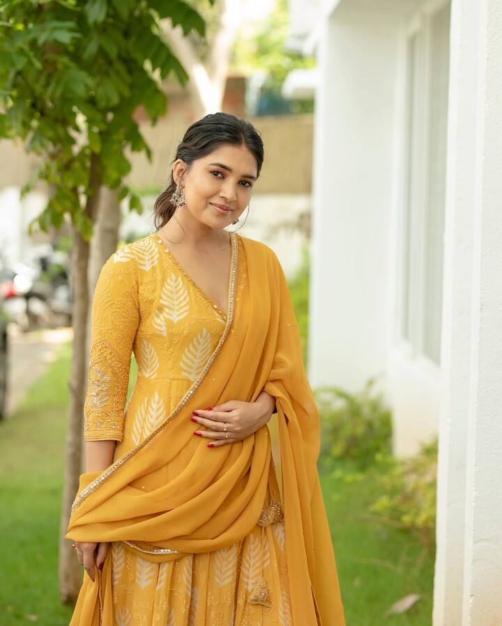 பெண் தோழியாய் நானும் வரவா
