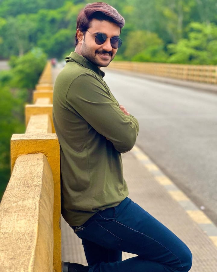 भोजपुरी सिनेमा के मशहूर अभिनेता प्रदीप पांडे को उनके चाहने वाले प्यार से चिंटू कहकर पुकारते हैं. आज वही चिंटू भोजपुर जगत का वो नाम बन गया है जिसे किसी परिचय की मोहताज नहीं ,