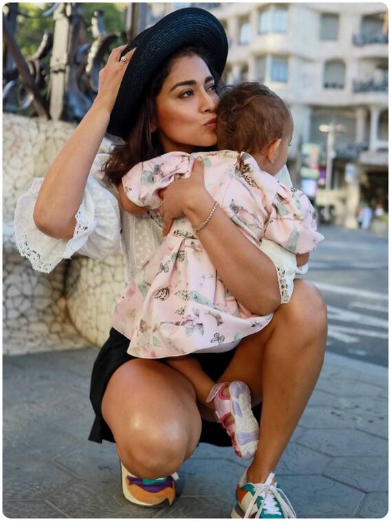 ఆ రూల్ పక్కన పెట్టేసిన శ్రియ - బార్సిలోనాలో