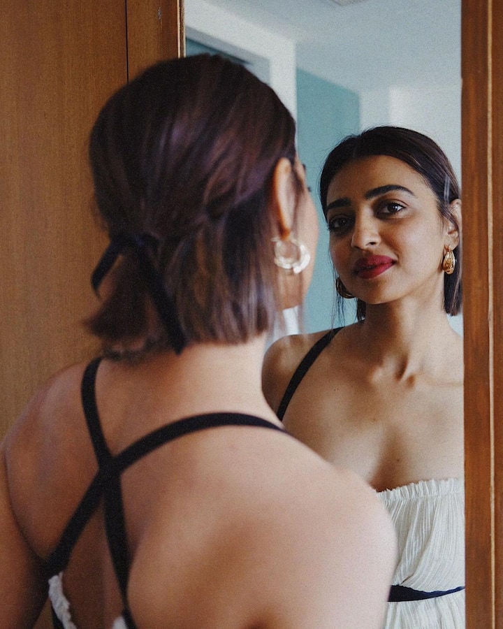 Ghoul, Sacred Games या वेब सीरिजमध्ये राधिकानं काम केलं आहे.(Radhika Apte/IG)