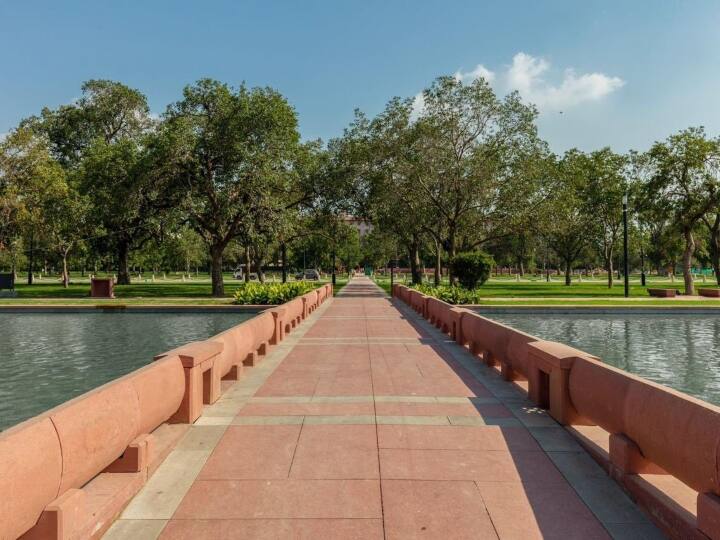 पीएमओ ने कहा कि ग्रेनाइट से बनी यह प्रतिमा हमारे स्वतंत्रता संग्राम में नेताजी के योगदान के लिए उन्हें सच्ची श्रद्धांजलि होगी, और देश के उनके प्रति ऋणी होने का प्रतीक होगी.