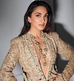 Kiara Advani: பொன்மகள் வந்தாள்.. தங்க நிறத்தில் ஜொலிக்கும் நடிகை கியாரா அத்வானி!