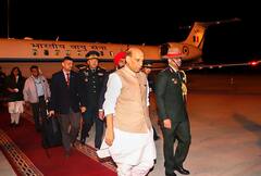 Rajnath Singh Gets Gift: రాజ్‌నాథ్‌ సింగ్‌కు గిఫ్ట్‌గా గుర్రం- ఏం పేరు పెట్టారో తెలుసా?