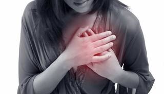 Heart Attack Risks: મહિલાઓમાં આ કારણે વધે છે હાર્ટ અટેકનું જોખમ, સમય રહેતાં આ લક્ષણોને ઓળખો