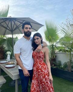 PHOTO: अभिनेत्री मौनी रॉयने पतीसोबत शेअर केले रोमँटिक फोटो; फोटो चर्चेत!