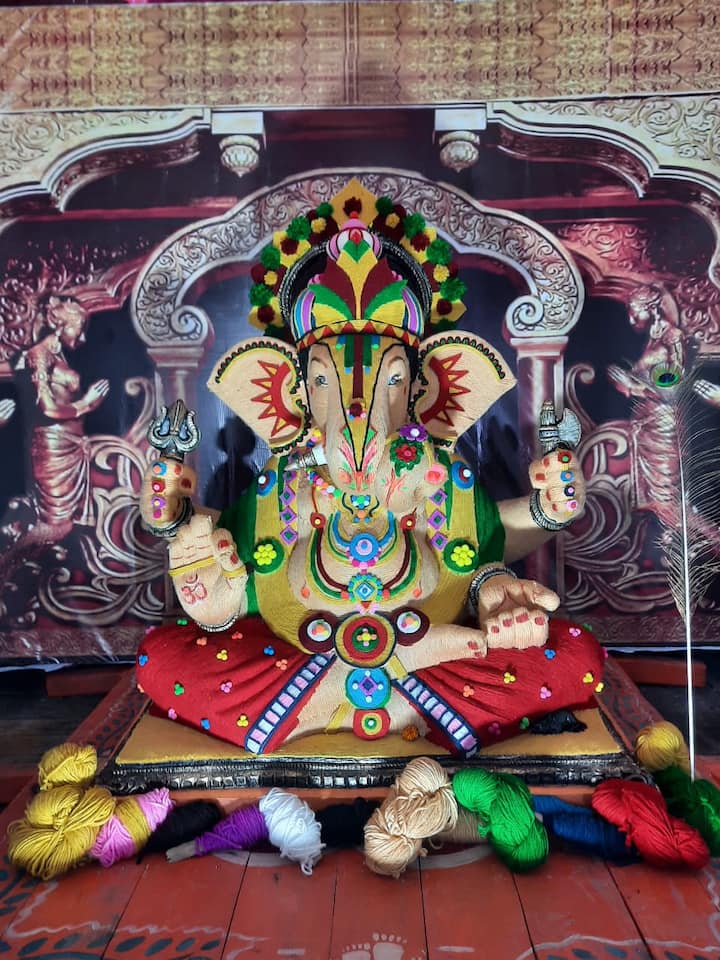 मुर्तीसाठी एकूण पाच हजार 500 मिटर लोकरचा वापर करण्यात आला.