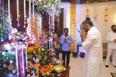 In Pics : मुख्यमंत्री एकनाथ शिंदेंच्या घरी बाप्पाच्या दर्शनाला सेलिब्रिटींची हजेरी; पाहा फोटो