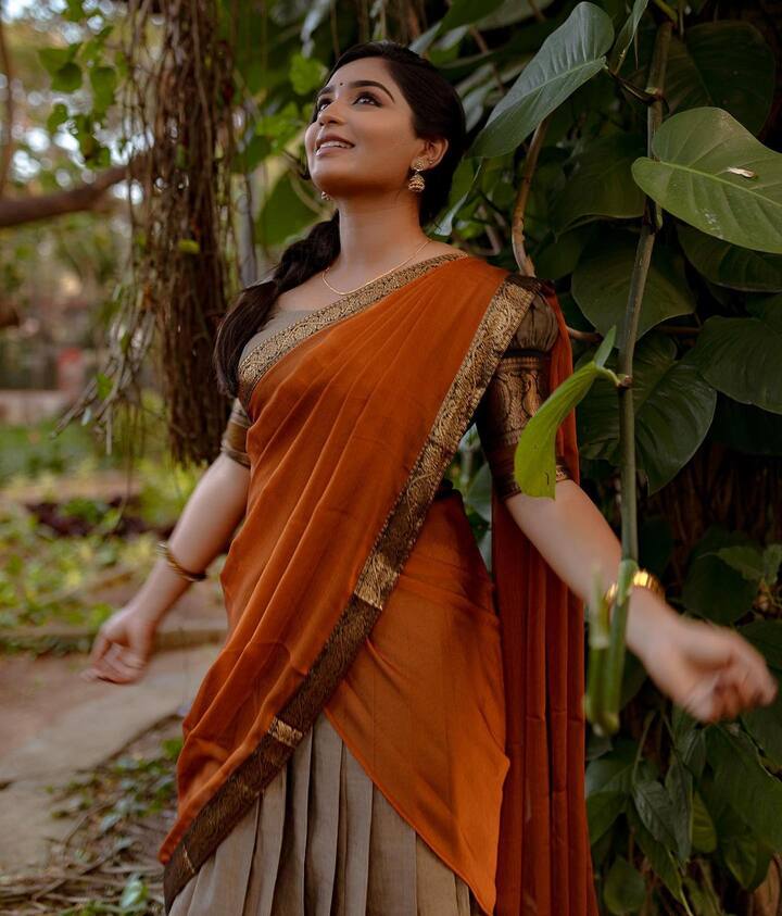 நல்லை அல்லை நன்னிலவே நீ நல்லை அல்லை
