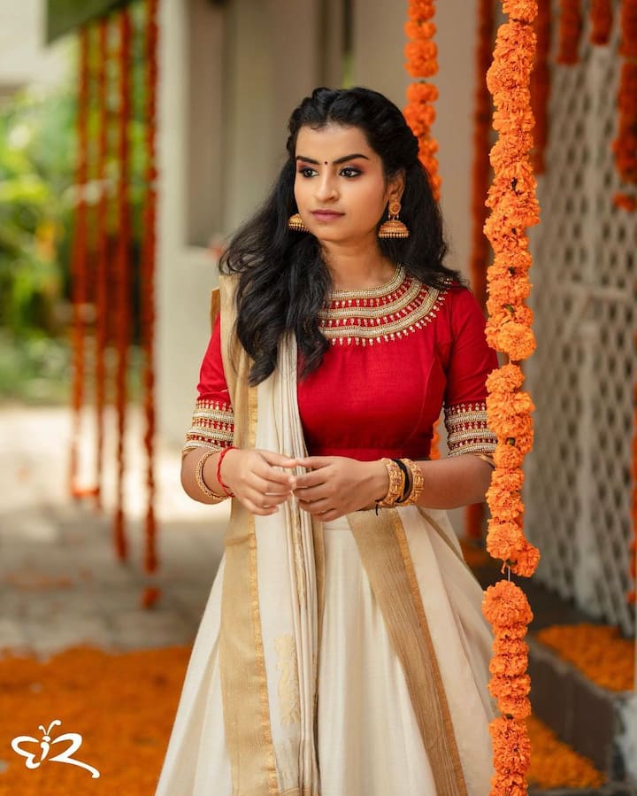நெஞ்சில் மன்றம் கொண்டு சேருன்ன நேரம்
