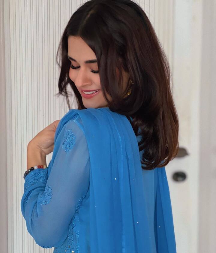 मात्र, गेल्या काही दिवसांपासून अवनीतवर देसी रंग चढला आहे. (फोटो सौजन्य : avneetkaur_13/इंस्टाग्राम)