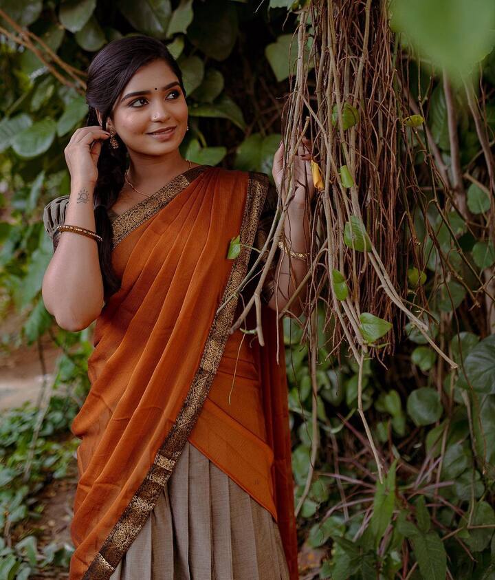 நல்லை அல்லை நள்ளிரவே நீ நல்லை அல்லை..